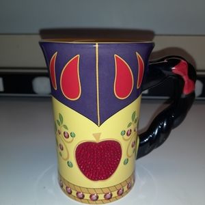 Rare  Disney parks Snow White mug
